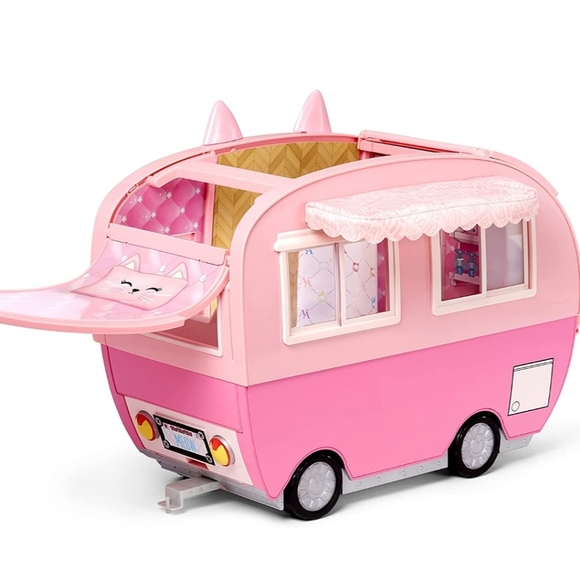 Na Na Na Surprise Kitty-Cat Camper Playset, Pink Toy Car, Opens to 3 feet wide - Picture 10 of 12